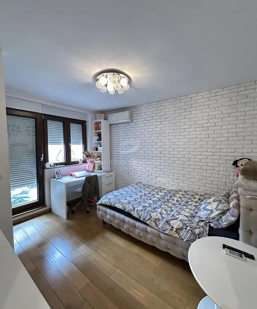 Sale, house, 300m², Lekino Brdo, Voždovac Sve Podlokacije