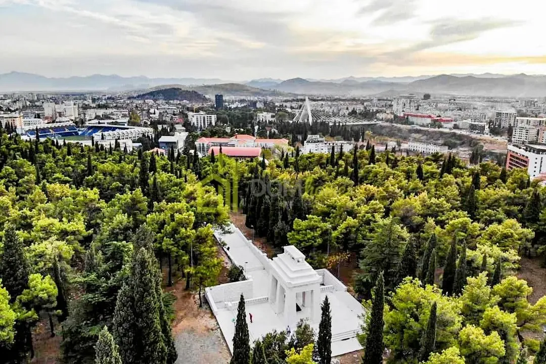 Prodaja, trosoban stan, 140m², Gorica C, Podgorica