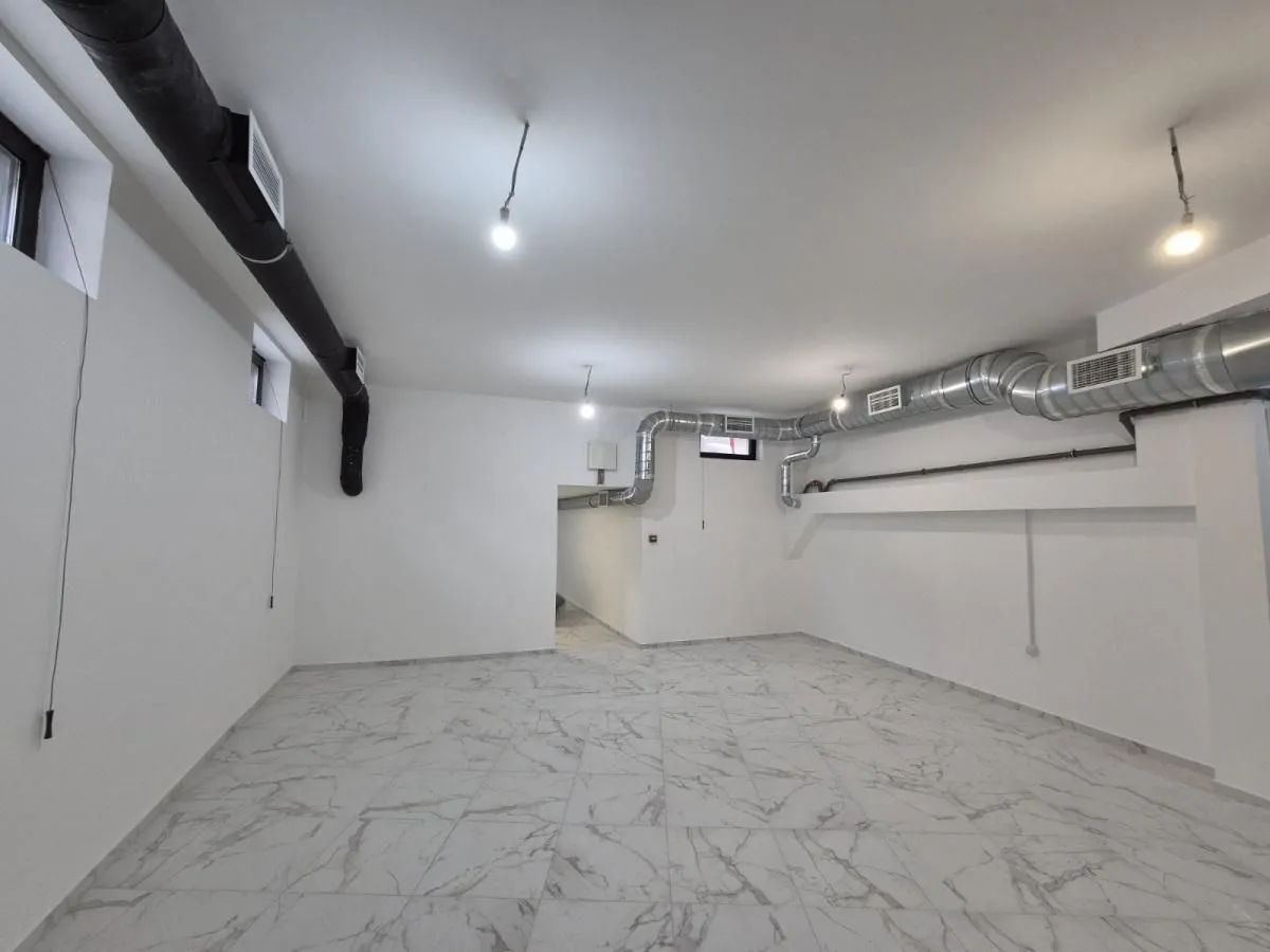 Rent, office space, 132m², Centar, Niš