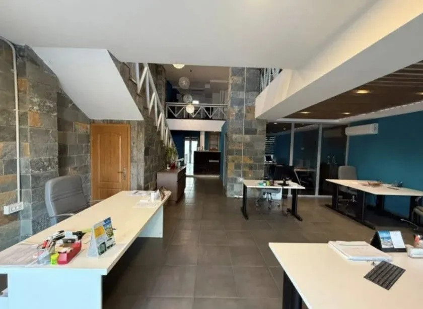Izdavanje, poslovni prostor, 183m², Krivi Most, Podgorica