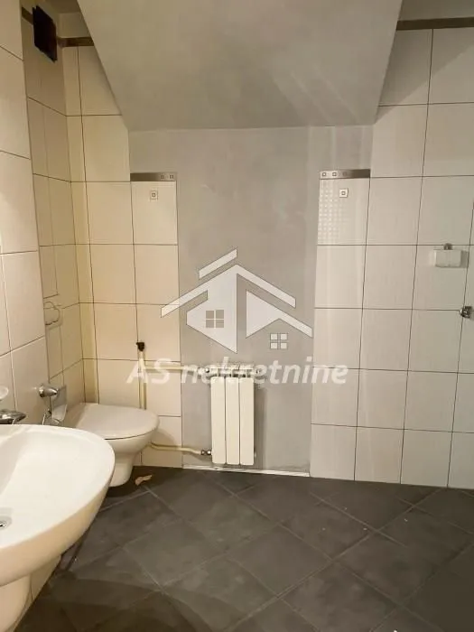 Izdavanje, stan, 207m², Kalenić Pijaca, Vračar Sve Podlokacije