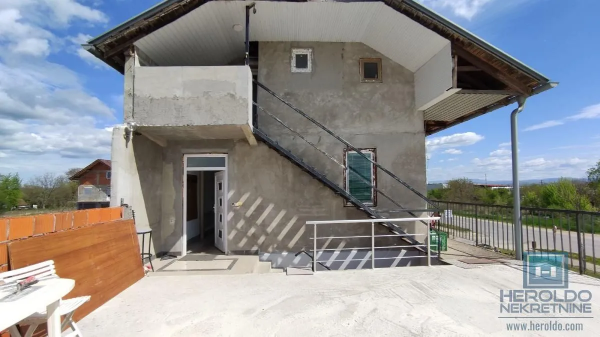Rent, office space, 100m², Vašarište, Jagodina
