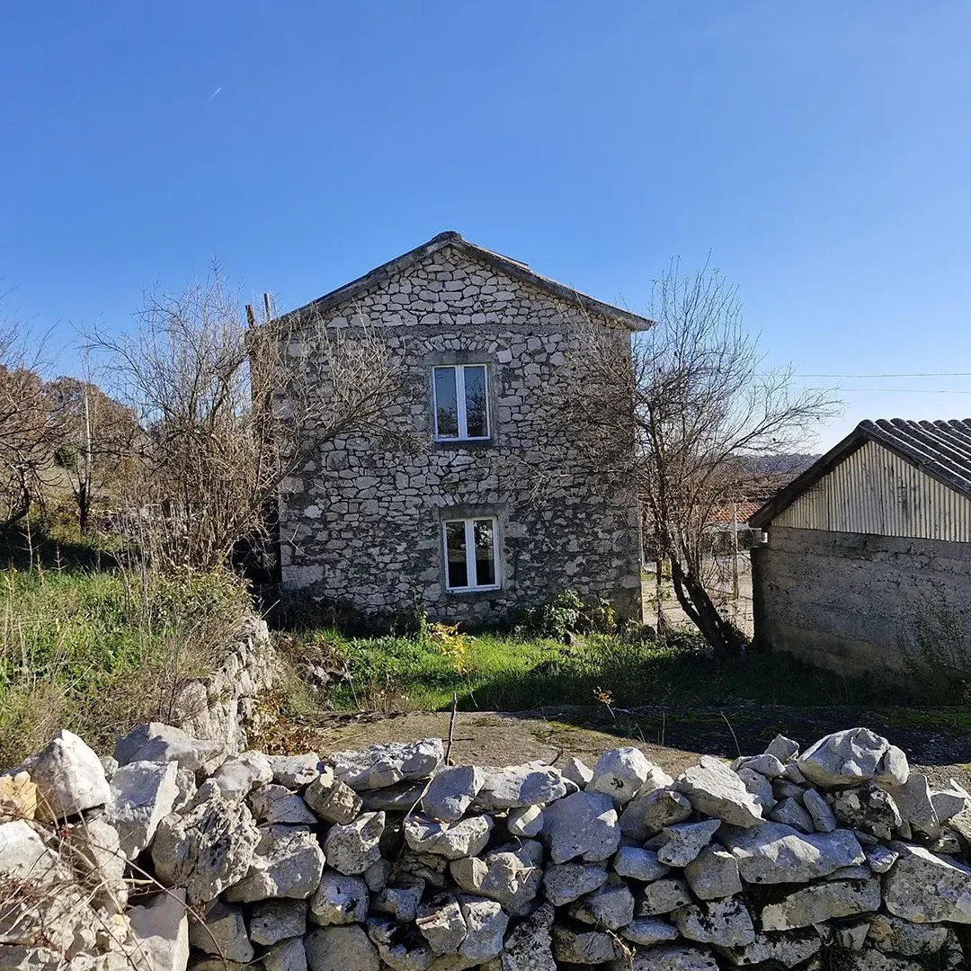 Prodaja, kuća, 90m², Velja Gorana, Bar
