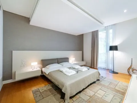 Daily-rent, two bedroom apartment, 508m², Dukley Gardens, Budva - image 13