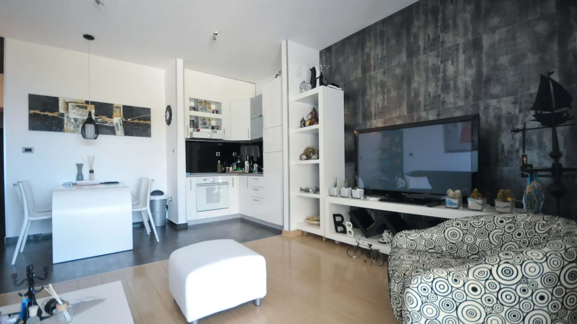 Prodaja, dvosoban stan, 55m², Pržno, Budva