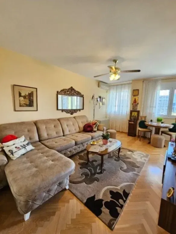 Prodaja, trosoban stan, 85m², Preko Morače, Podgorica