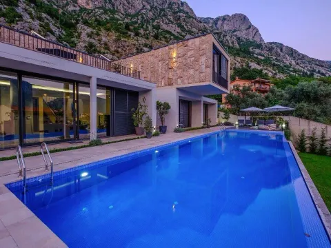 Prodaja, kuća, 419m², Kotor, Crna Gora - image 9