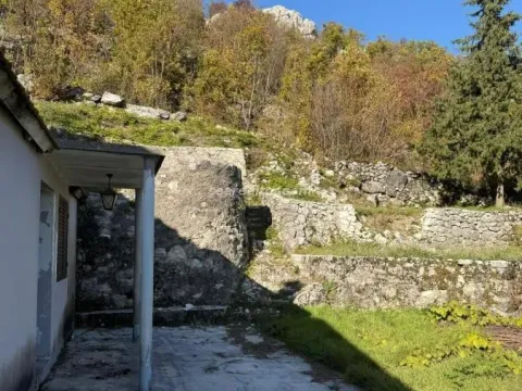 Prodaja, kuća, 59m², Cetinje, Crna Gora - image 2