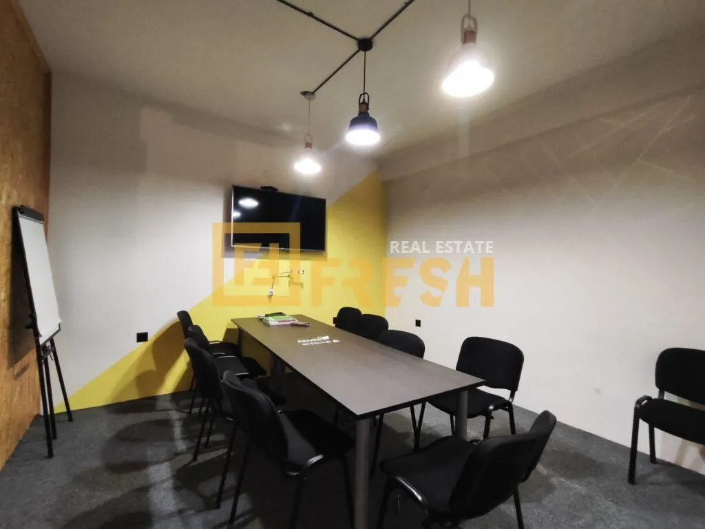 Rent, office space, 130m², Centar, Podgorica
