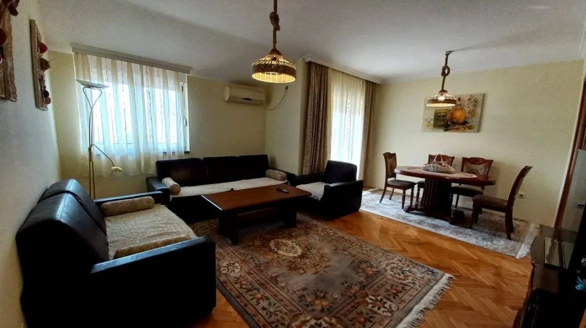 Izdavanje, jednosoban stan, 57m², Stari Aerodrom, Podgorica