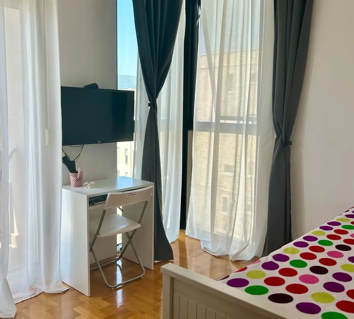 Izdavanje, dvosoban stan, 51m², Kava, Tivat