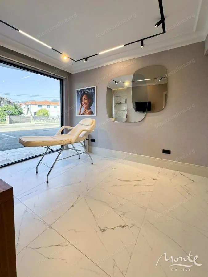Sale, office space, 55m², Donja Lastva, Tivat
