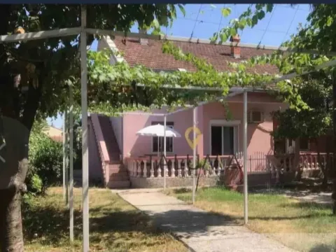 Izdavanje, dvosoban stan, 70m², Donja Gorica, Podgorica - image 37