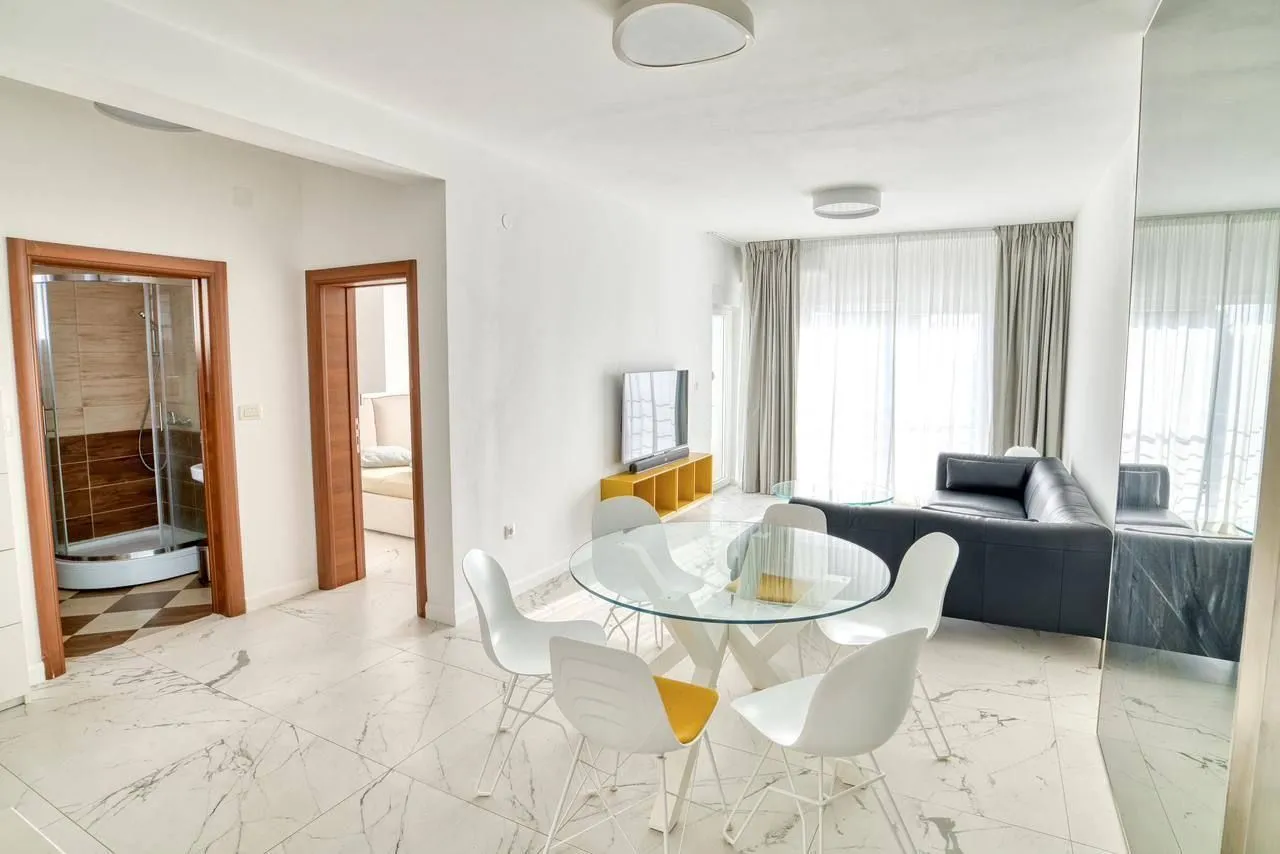 Sale, two bedroom apartment, 60m², Petrovac, Budva