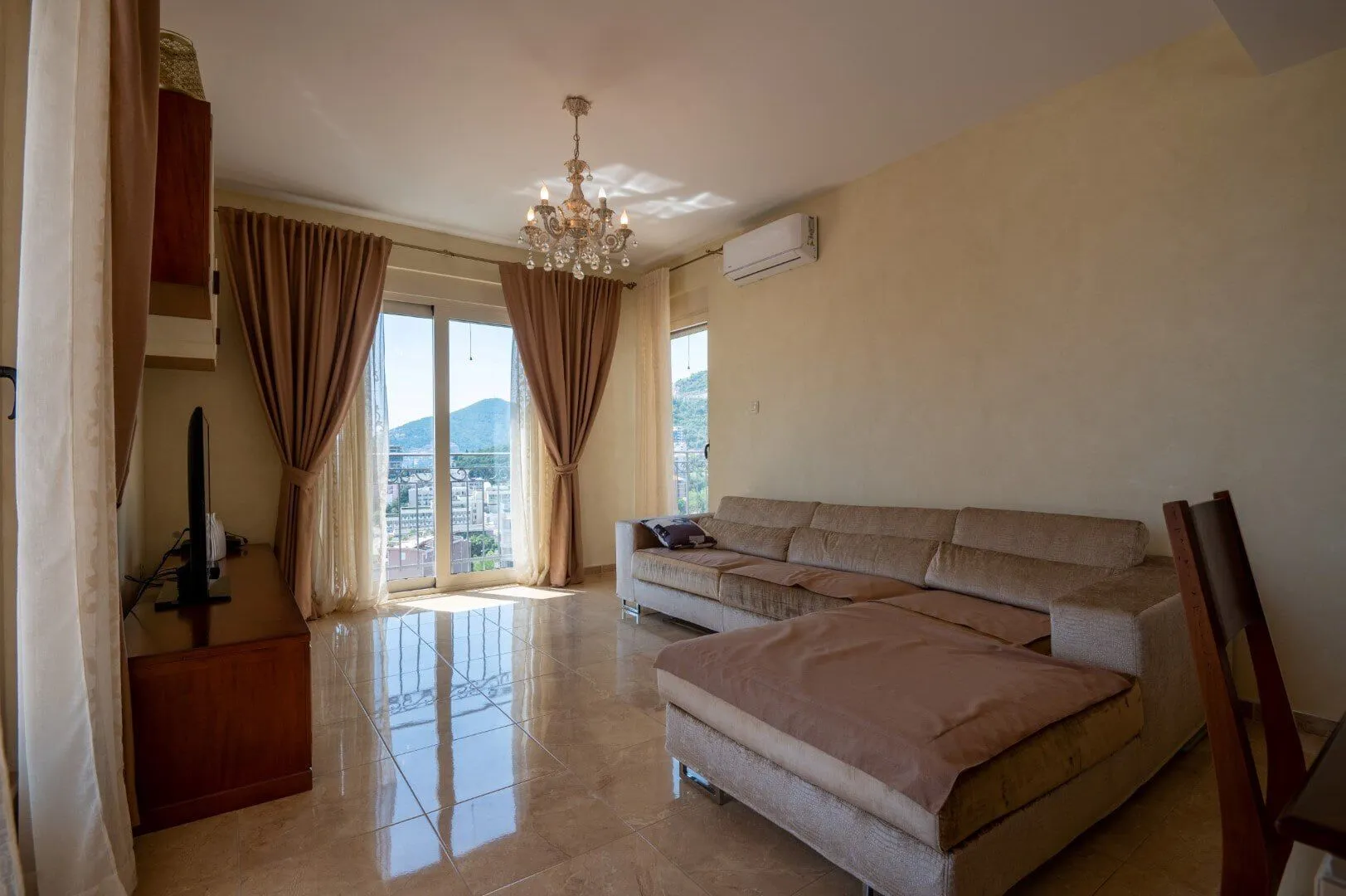 Sale, two bedroom apartment, 265m², Bečići, Budva
