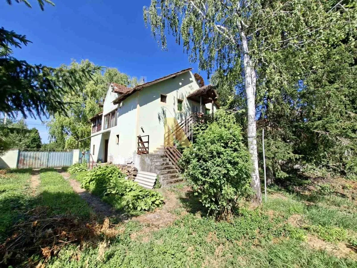 Prodaja, kuća, 200m², Rumenka, Novi Sad Sve Podlokacije