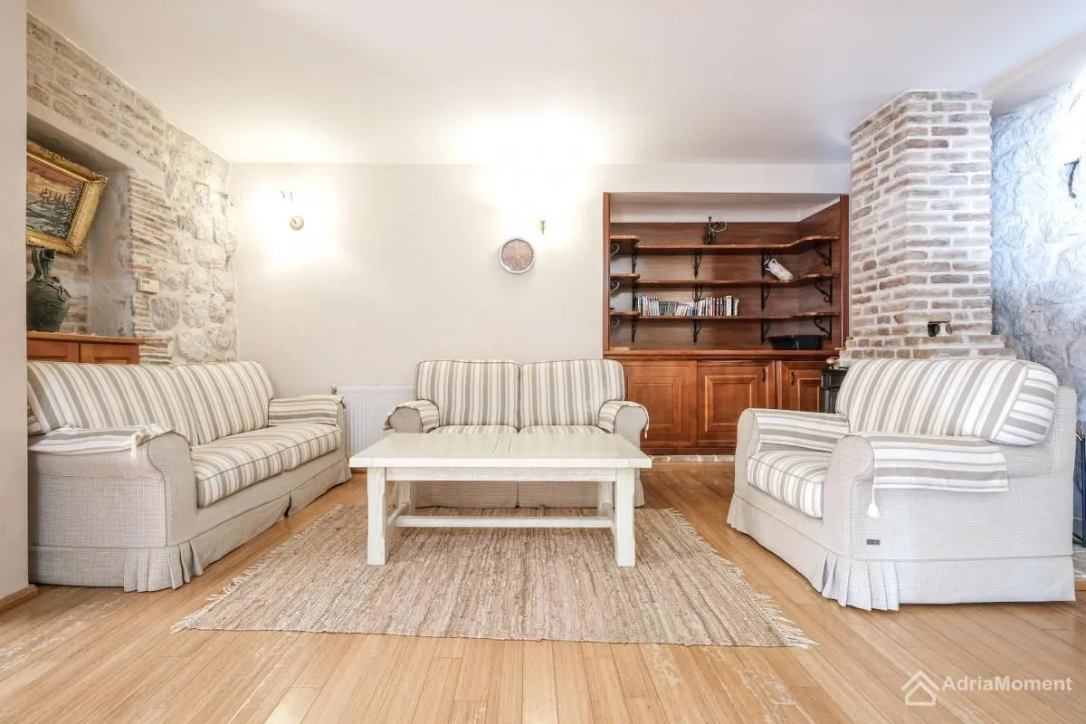 Sale, house, 500m², Orahovac, Kotor