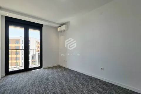 Rent, two bedroom apartment, 84m², Podgorica, Crna Gora - image 15