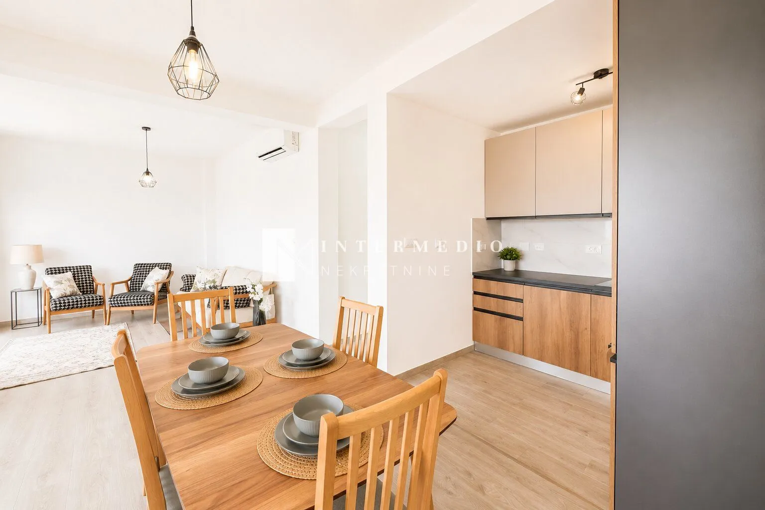 Prodaja, dvosoban stan, 85m², Đenovići, Herceg Novi