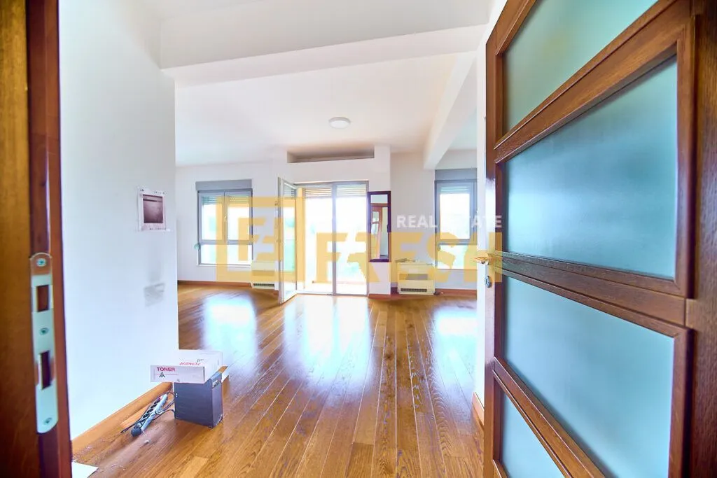 Rent, office space, 85m², Krivi Most, Podgorica
