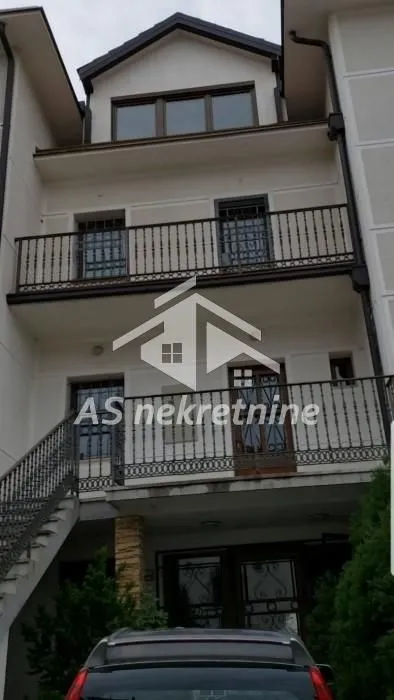 Izdavanje, kuća, 220m², Savski Venac, Beograd
