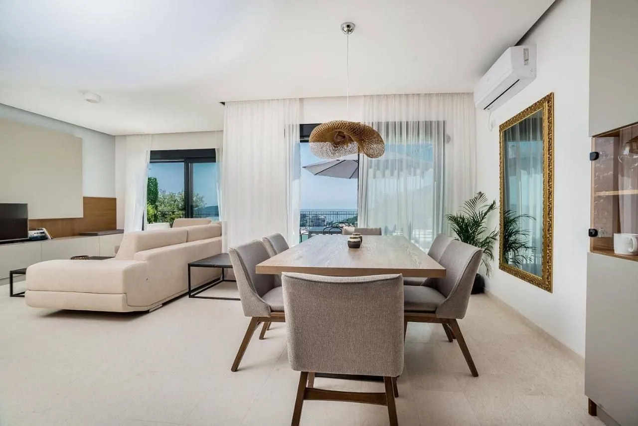 Sale, house, 160m², Bečići, Budva