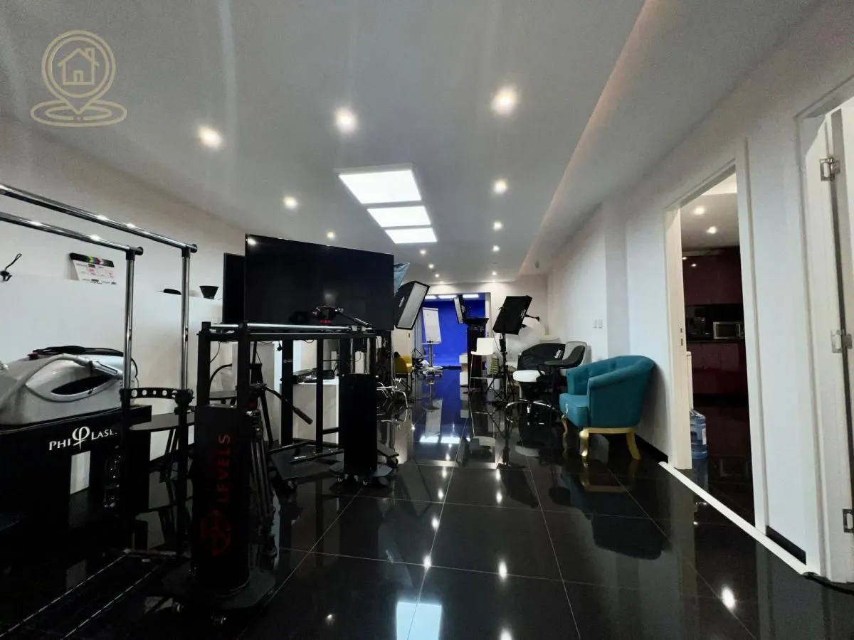 Sale, office space, 284m², Šumice, Beograd