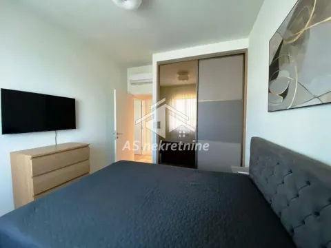 Rent, three bedroom apartment, 79m², Savski Venac, Beograd - image 13