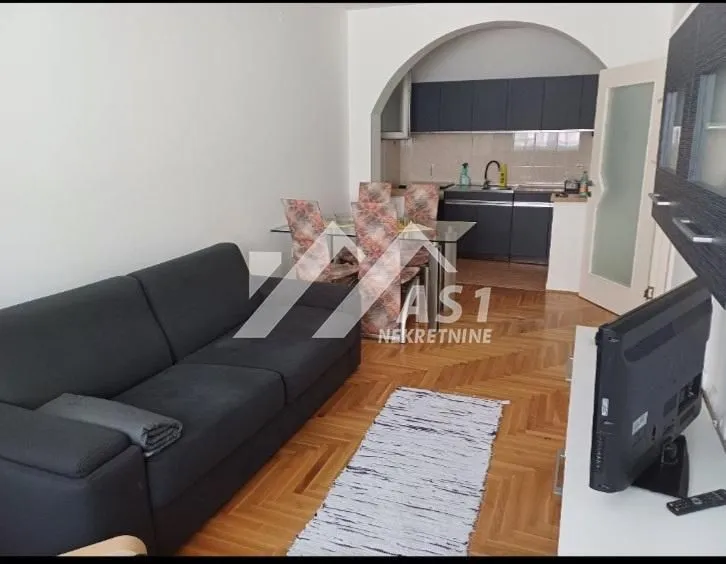 Izdavanje, dvosoban stan, 45m², Bulevar Oslobodjenja, Novi Sad Sve Podlokacije
