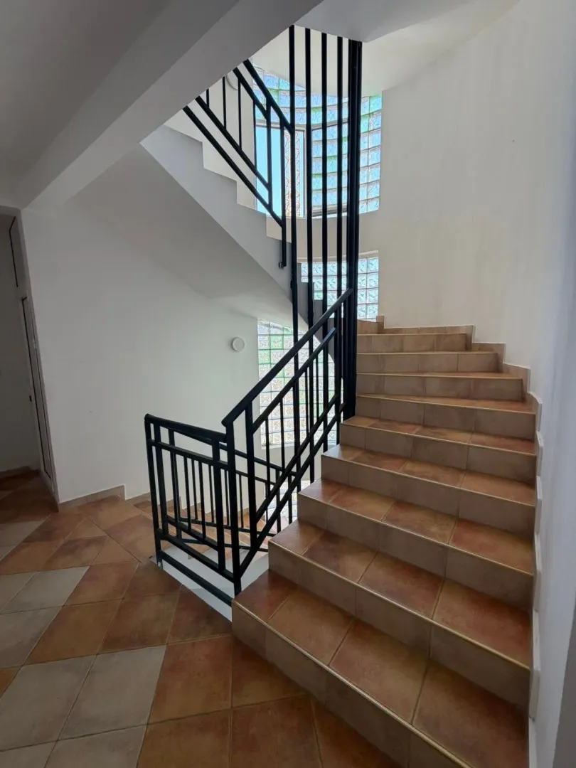 Prodaja, dvosoban stan, 94m², Centar, Bar