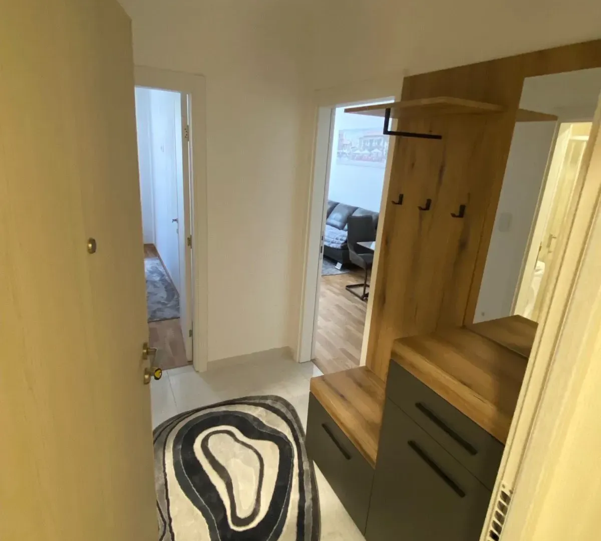 Izdavanje, jednosoban stan, 45m², Zabjelo, Podgorica