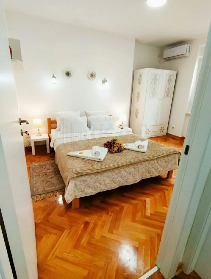 Izdavanje, dvosoban stan, 63m², Stari Grad, Beograd