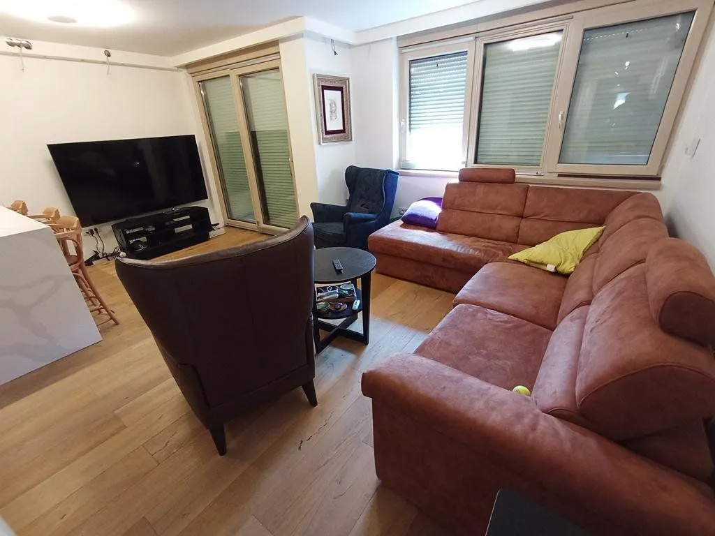 Prodaja, trosoban stan, 114m², Blok 5, Podgorica