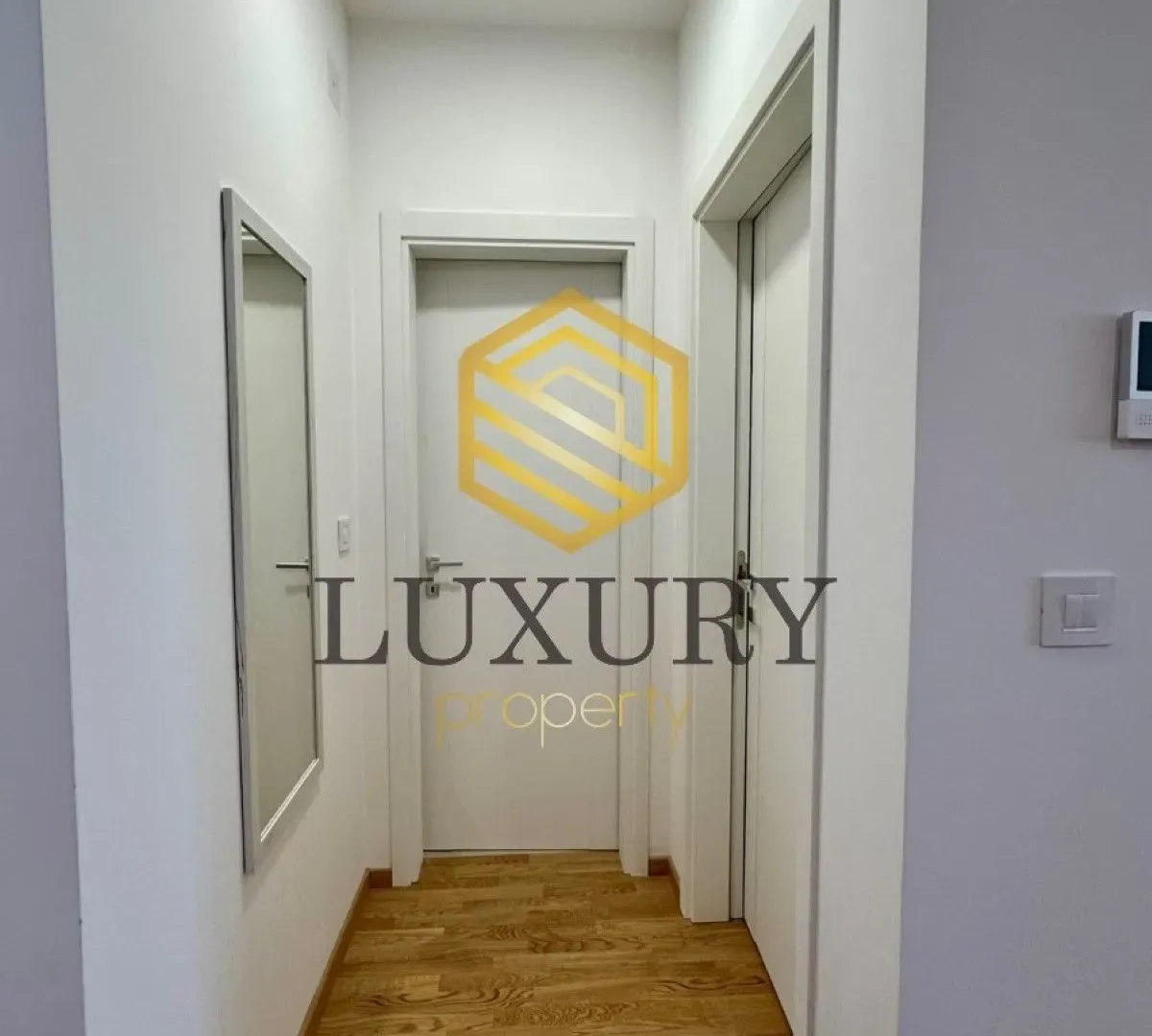 Izdavanje, jednosoban stan, 47m², Stari Aerodrom, Podgorica
