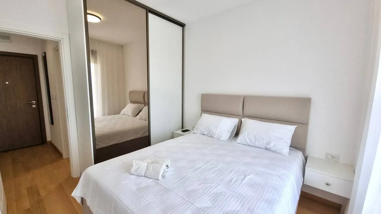 Rent, one bedroom apartment, 40m², Bečići, Budva