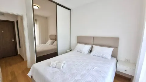 Rent, one bedroom apartment, 40m², Bečići, Budva - image 8