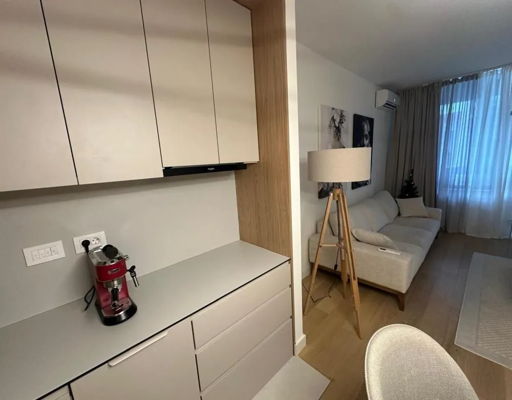 Rent, three bedroom apartment, 74m², Savski Venac, Beograd