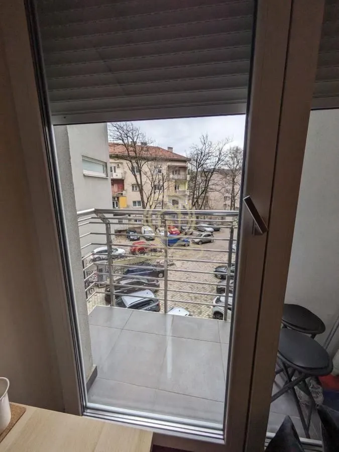 Izdavanje, jednosoban stan, 32m², Adamovićevo Naselje, Novi Sad Sve Podlokacije