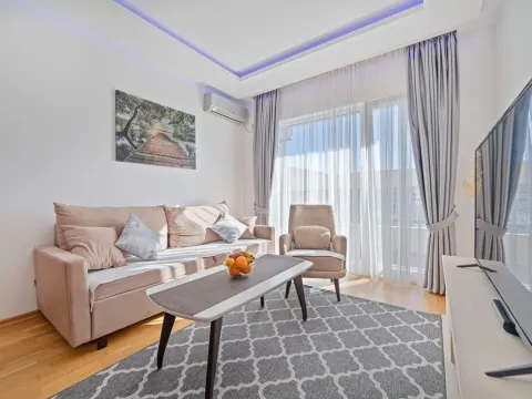 Izdavanje, jednosoban stan, 50m², Budva, Crna Gora - image 3