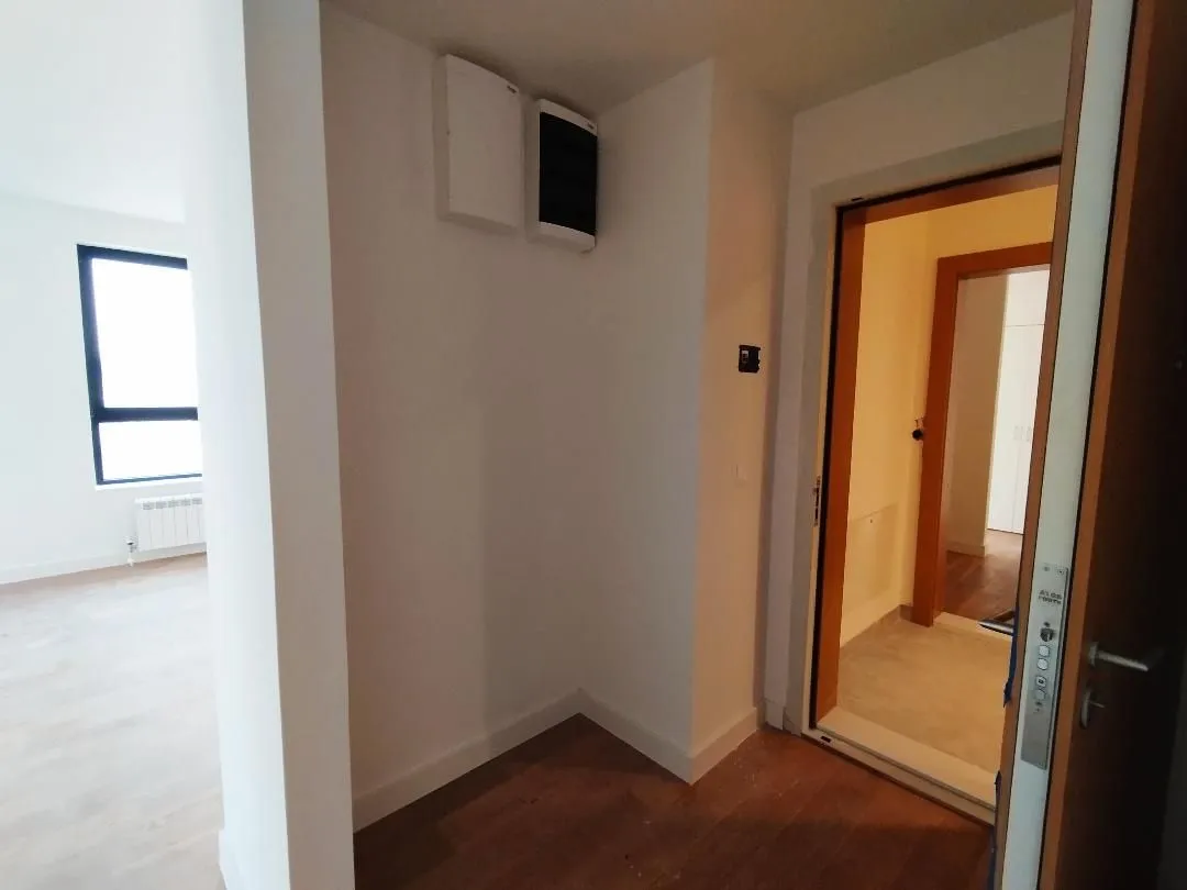 Sale, three bedroom apartment, 80m², Savski Venac, Beograd