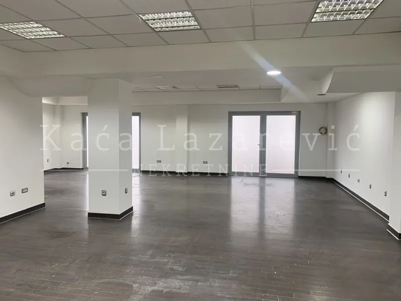Rent, office space, 170m², Karaburma, Palilula Sve Podlokacije