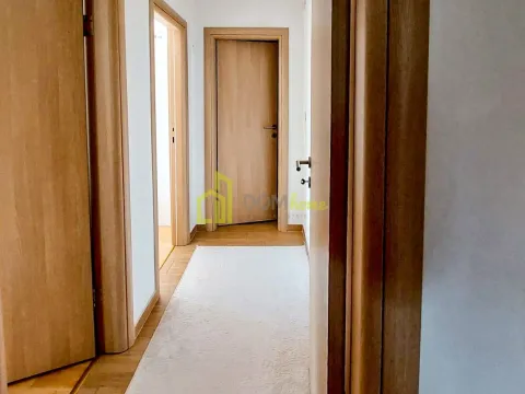 Izdavanje, dvosoban stan, 70m², Stari Aerodrom, Podgorica - image 2