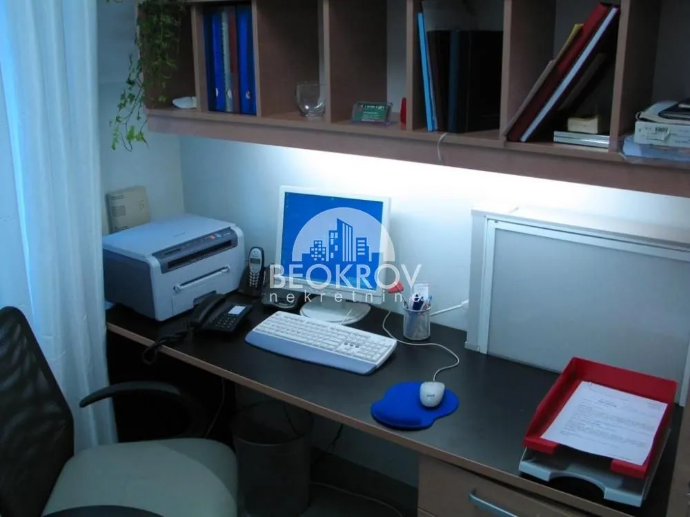 Rent, office space, 60m², Kalenić Pijaca, Vračar Sve Podlokacije