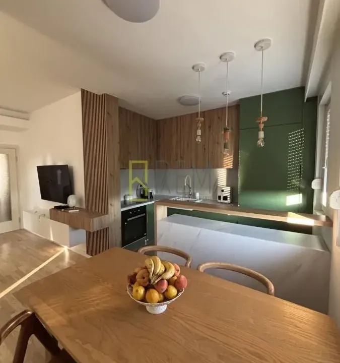 Prodaja, dvosoban stan, 67m², Centar, Podgorica