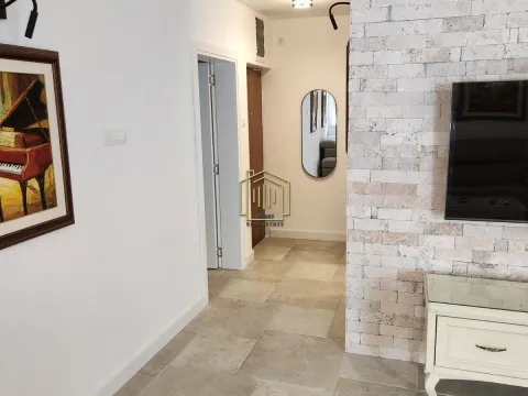 Izdavanje, jednosoban stan, 60m², Blok 5, Podgorica - image 9