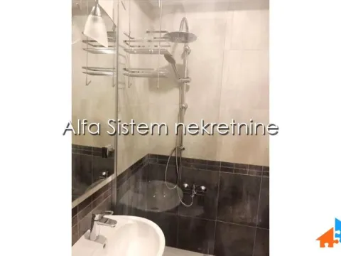 Izdavanje, trosoban stan, 70m², Kalenić Pijaca, Vračar Sve Podlokacije - image 19