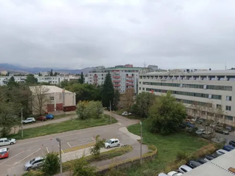 Izdavanje, dvosoban stan, 100m², Preko Morače, Podgorica - image 10