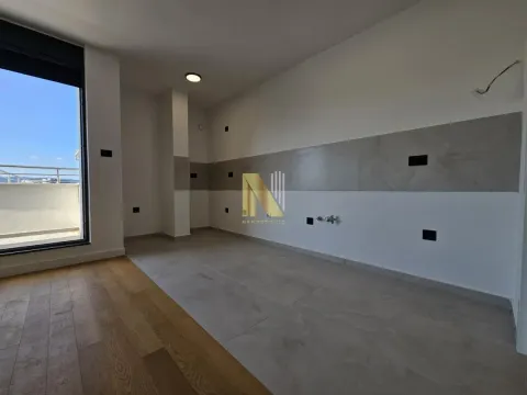 Sale, four bedroom apartment, 165m², Centar, Novi Sad - image 3