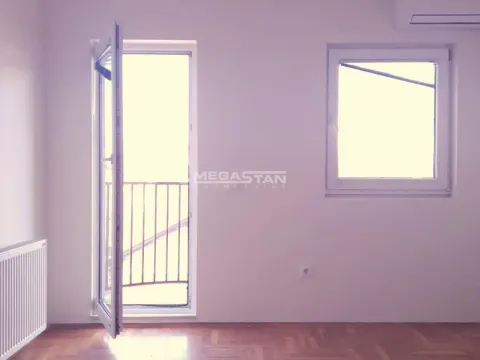 Stan in Zvezdara Sve Podlokacije