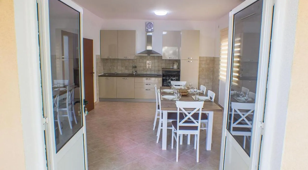 Sale, house, 123m², Prčanj, Kotor